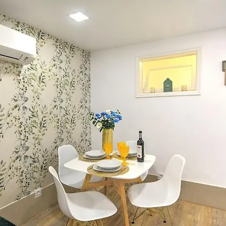 With Terrace In Historic Grace Building With Free Mobile Wifi * Lizbona