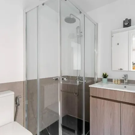 With Terrace In Historic Grace Building With Free Mobile Wifi Apartament *