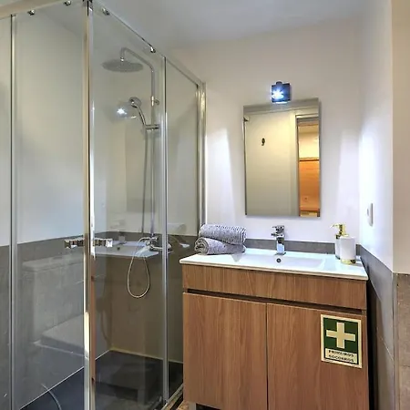 With Terrace In Historic Grace Building With Free Mobile Wifi Apartament