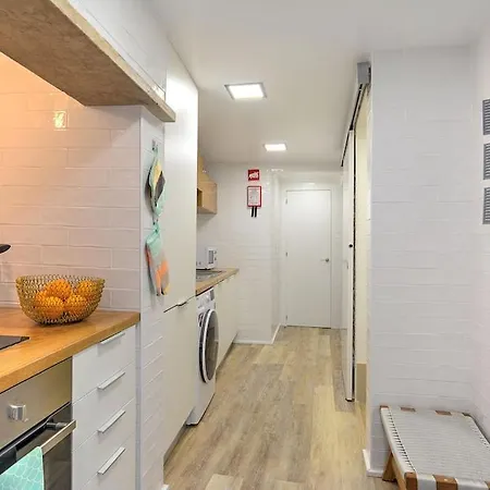 With Terrace In Historic Grace Building With Free Mobile Wifi * Lisboa