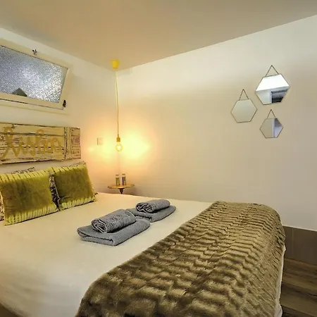 Lejlighed With Terrace In Historic Grace Building With Free Mobile Wifi *